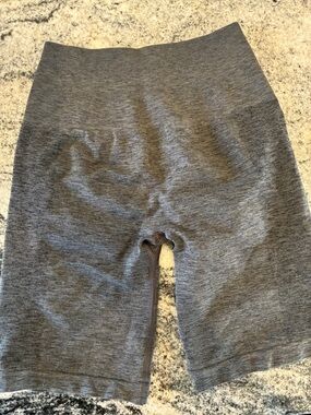 Alphalete Amplify
Short.  B20